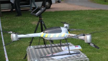 Dron (2)